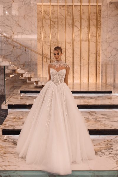 abito da sposa principesco Alora Giovanna Alessandro con ricami luminosi