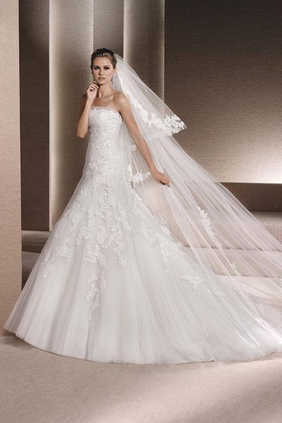 La-Sposa-by-Pronovias-collezione-2016-abito-Riva