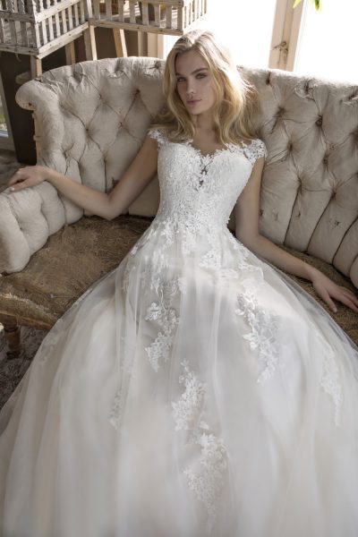 Modeca_2019_Detroit_closeup